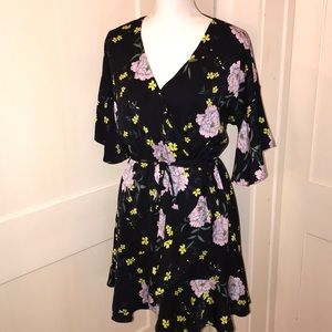 ⭐️New⭐️Mock Wrap Floral Mini Dress